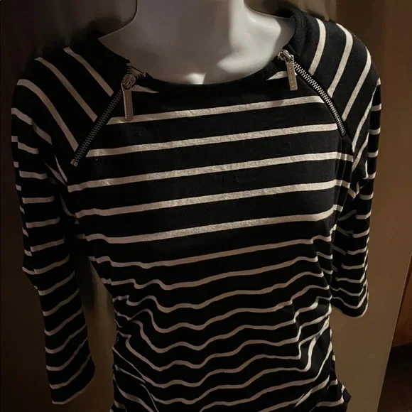 Micheal Kors Navy Zipper Top - Picture 11 of 13